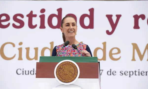 La presidenta Claudia Sheinbaum Pardo encabezó el cierre de su gira de rendición de cuentas a dos años de gobierno ante un Zócalo de la Ciudad de México totalmente lleno.