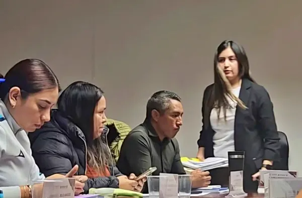 Cabildo de Cardonal durante sesión donde se aprobó pedir la destitución de la alcaldesa Karla Hernández Cerroblanco.