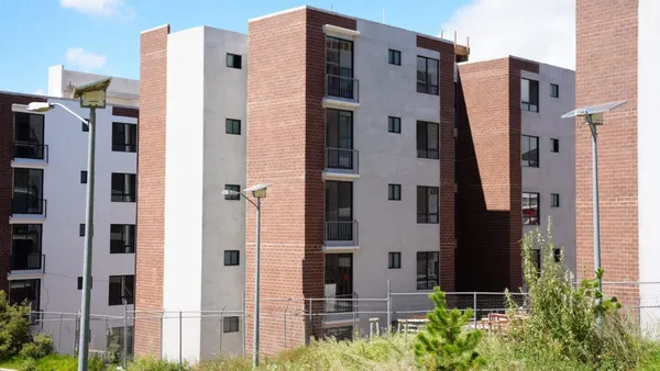 Delegado Abraham Mendoza Zenteno en conferencia de prensa sobre Vivienda para el Bienestar.