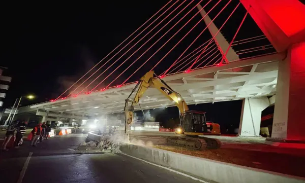 Las obras en la glorieta 24 horas, ubicada bajo el Puente Atirantado, incluirán un nuevo carril y retornos.