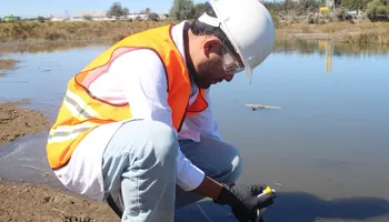 Investigadores de la UTEC desarrollan tecnología basada en nanomateriales para la remediación hídrica y eliminación de metales pesados en el agua.