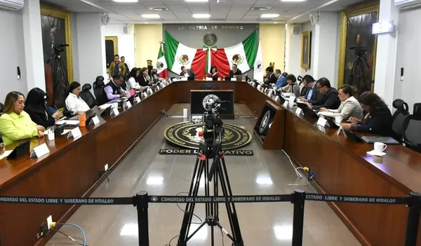 Pleno del Congreso del Estado de Hidalgo durante una sesión de comparecencias