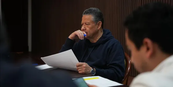 Julio Menchaca Salazar, gobernador de Hidalgo.