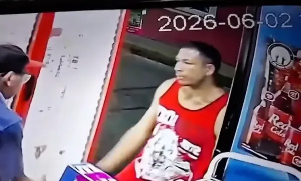 La cámara de vigilancia de una tienda de abarrotes registró el momento del ataque ocurrido el pasado martes en la comunidad de Barrio Alto, en Tula de Allende. Foto: Captura de pantalla