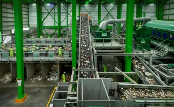 Autoridades y empresarios revisan el proyecto del parque de energía circular en Tula, Hidalgo