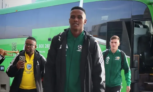 Los jugadores de la selección de Sudáfrica, Bafana Bafana, a su llegada al hotel de concentración en Pachuca, listos para iniciar entrenamientos rumbo al Mundial 2026. Foto: SAFA South African Football Association