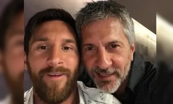Jorge Messi junto a su hijo Lionel Messi en un evento oficial. El padre del astro argentino falleció a los 68 años en Rosario.