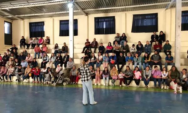 La Secretaría de Educación Pública de Hidalgo (SEPH) fortalece el Programa Estatal para la Prevención, Atención y Erradicación de la Violencia Escolar (PEPAEVE) para garantizar entornos seguros, capacitaciones a la comunidad educativa y aplicación de protocolos de actuación en las escuelas de la entidad.
