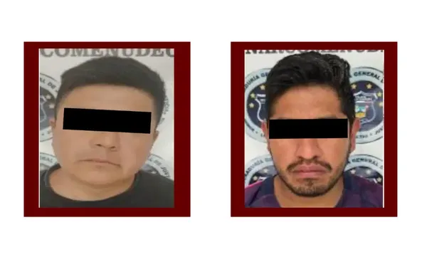 Elementos de la PGJEH resguardaron el inmueble en la colonia Santa Matilde, Pachuca, donde se incautaron armas de fuego, cartuchos y diversas sustancias ilícitas a dos hombres identificados con iniciales J. A. G. M., y J. D. C. Foto: PGJE