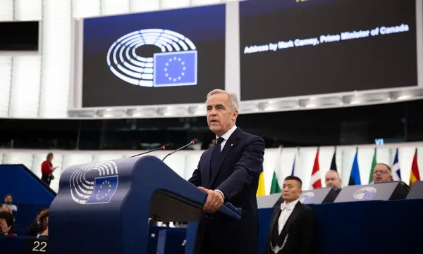 El primer ministro de Canadá, Mark Carney, durante el discurso sobre el Estado de la Unión en Estrasburgo, donde se planteó la creación de un nuevo estatus de asociación estratégica con la Unión Europea.