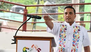 El alcalde de Pisaflores, Miguel Bahena Solórzano, del Partido Verde, fue asesinado el pasado 20 de octubre; las investigaciones apuntan al entonces director del DIF Municipal, como presunto autor intelectual.