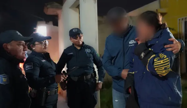 Elementos de la Policía Violeta de la Secretaría de Seguridad Pública de Hidalgo prestaron auxilio a la mujer que tenía reporte de desaparición desde noviembre de 2024.