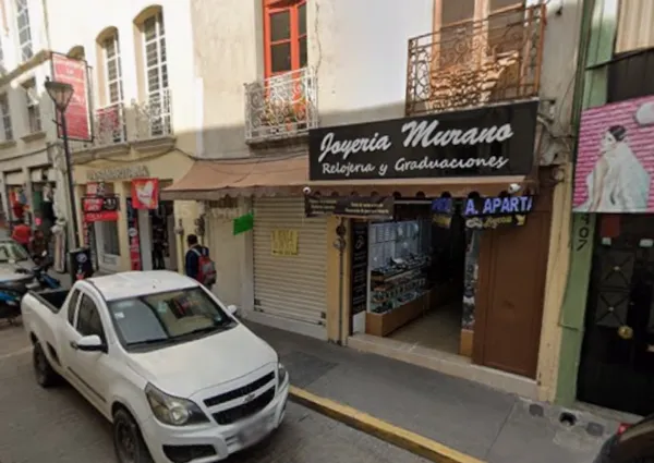 Operativo policial tras asalto a joyería Murano en Pachuca