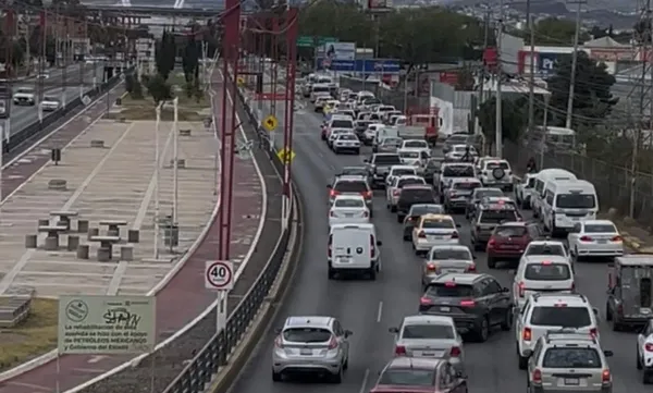 El secretario de Educación de Hidalgo, Natividad Castrejón, confirmó que el fallecimiento de la joven de 18 años en el plantel Tizayuca ocurrió tras un accidente durante un entrenamiento de porristas. Foto: Bachillerato del Estado de Hidalgo Plantel Tizayuca