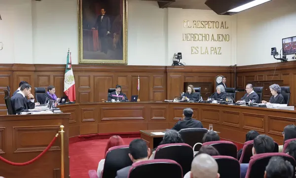 El Pleno de la Suprema Corte de Justicia de la Nación (SCJN) resolvió que la paridad de género es un principio constitucional, pero la alternancia automática en gubernaturas vulnera los derechos de postulación y la autodeterminación partidista.
