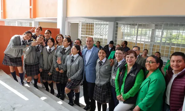 El secretario de Educación Pública de Hidalgo, Natividad Castrejón Valdez, anunció una inversión superior a los 415 millones de pesos para dignificar las escuelas de educación básica en la entidad durante 2026. Foto: Cortesía