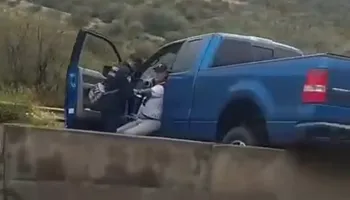 Camioneta se accidenta en el Corredor de la Montaña, en Pachuca.