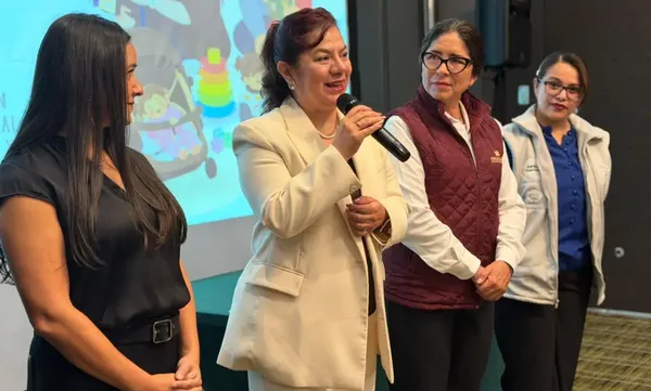 Autoridades del IHE y personal de Educación Inicial durante las mesas de trabajo del encuentro "Cada Momento Cuenta".