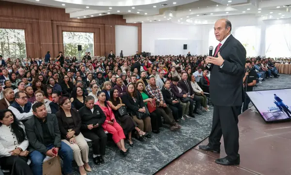 El secretario Natividad Castrejón Valdez encabezó la conferencia magistral ante cerca de mil integrantes de la comunidad educativa de las 12 regiones de Hidalgo.