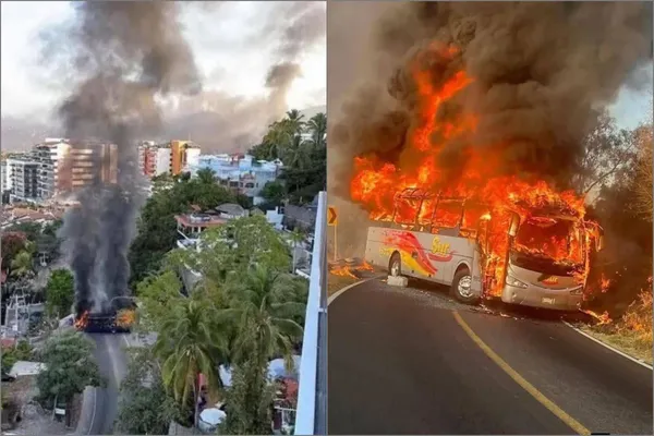 Automóviles y unidades de transporte incendiadas bloquean la circulación en varias carreteras de al menos 15 entidades de México tras la reacción del crimen organizado ante el abatimiento de Nemesio Oseguera Cervantes. Fotos: Especial