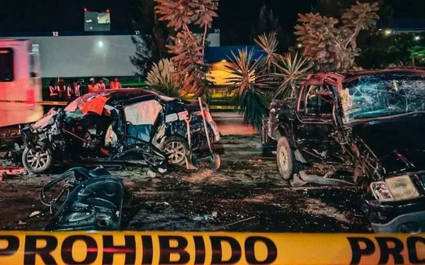 Dos turistas españolas mueren en accidente en Querétaro