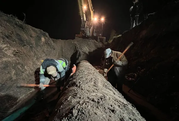 Reparación de fuga en el Acueducto Tizayuca por personal de Caasim