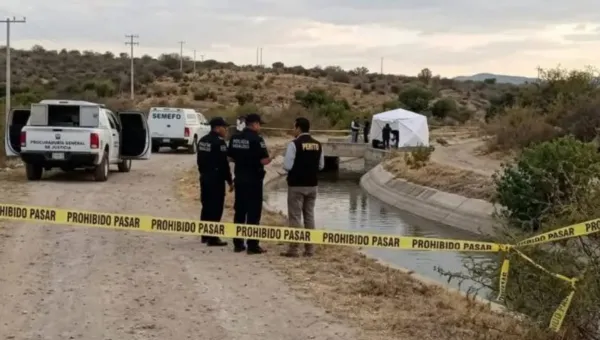 lementos de seguridad acordonan la zona tras el hallazgo de un cuerpo en Atotonilco de Tula