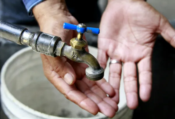 Obras de Caasim causan suspensión de agua en Mineral de la Reforma, Hidalgo
