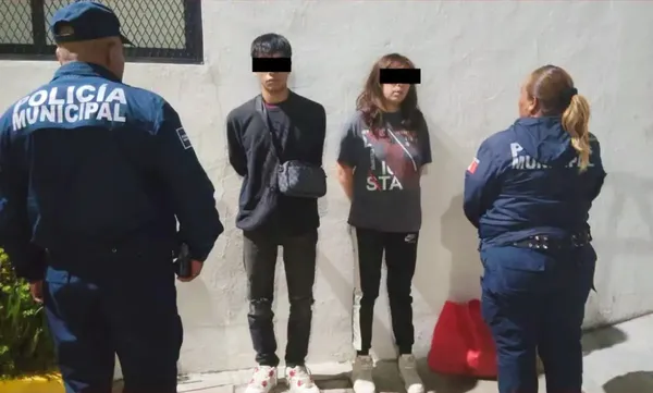 Policías municipales de Mineral de la Reforma detuvieron a dos personas señaladas por ingresar sin autorización a una vivienda en Paseos de Chavarría.