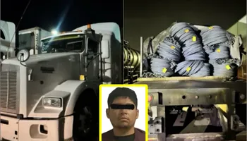 El tractocamión y las 35 toneladas de acero fueron asegurados sobre el bulevar Las Torres tras ser robadas en la autopista México-Pachuca. Foto: SSPH