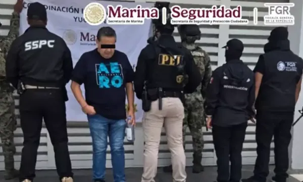 Elementos de la Semar y la FGR aseguraron más de 145 millones de pesos en inmuebles de Mérida, incluyendo 15 vehículos de lujo y equipo de cómputo vinculado al presunto operador del Cártel del Noreste. Foto: Cortesía