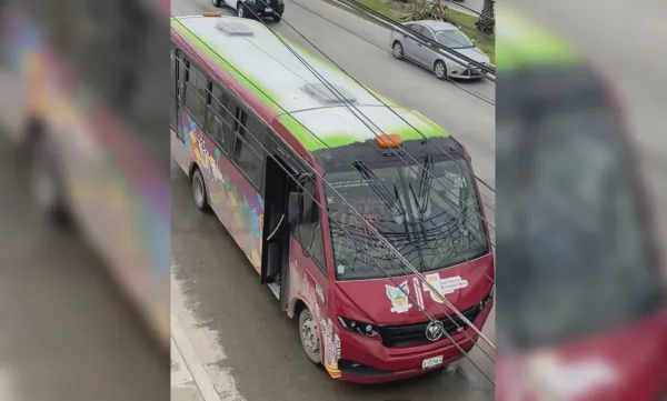 El pasado 5 de junio, usuarios evidenciaron que a algunas unidades del Tuzobús solo se les cambió la cromática con el nuevo diseño del Sistema de Transporte Metropolitano. Foto: RRSS