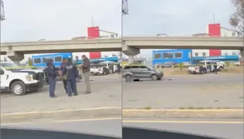 Una persona de la tercera edad fue embestida por un vehículo sobre el bulevar Felipe Ángeles, frente a la Plaza de Toros. Foto: Cortesía